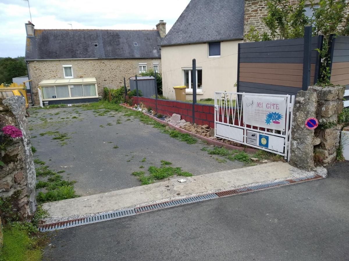 do mi si la do ré Saint-Carreuc Exterior foto
