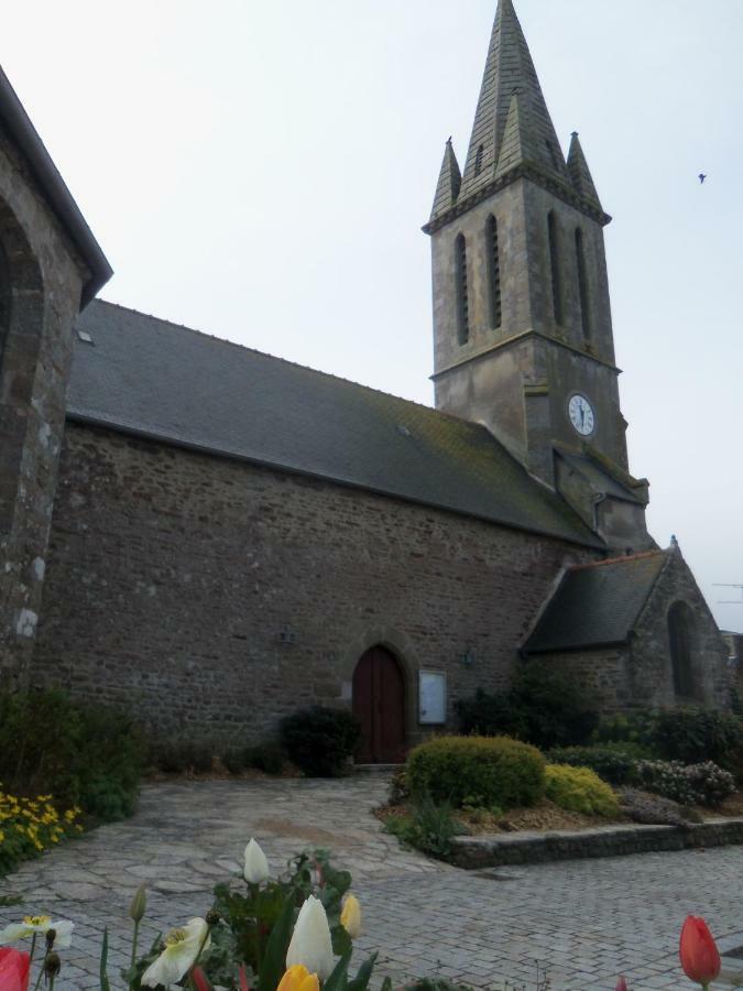 do mi si la do ré Saint-Carreuc Exterior foto